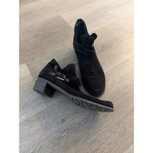 Stuart Weitzman Black Suede Buckle Strap Ankle Boots Low Block Heel Size 9M